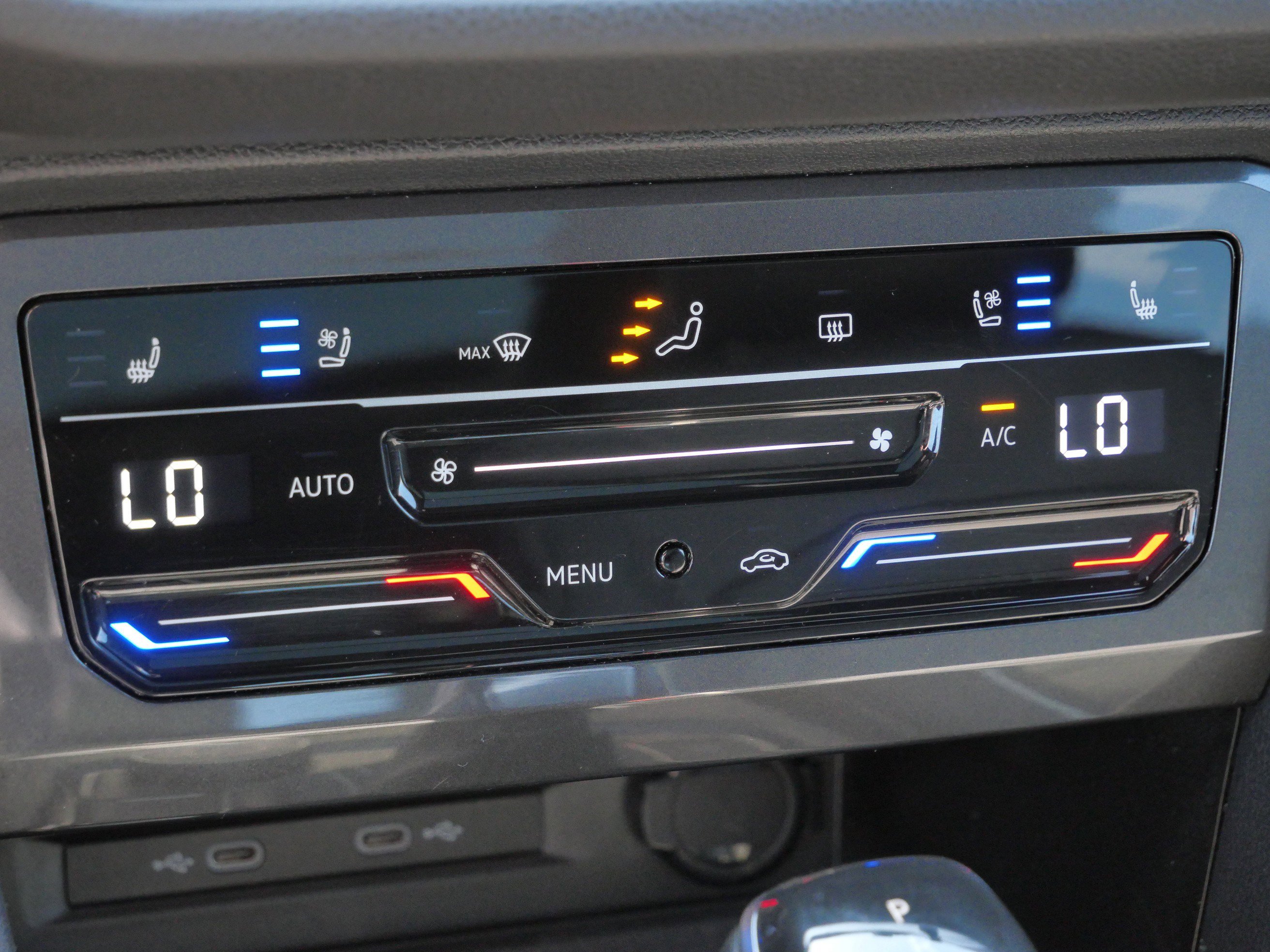 Used 2023 Volkswagen Tiguan SEL R-Line image 24