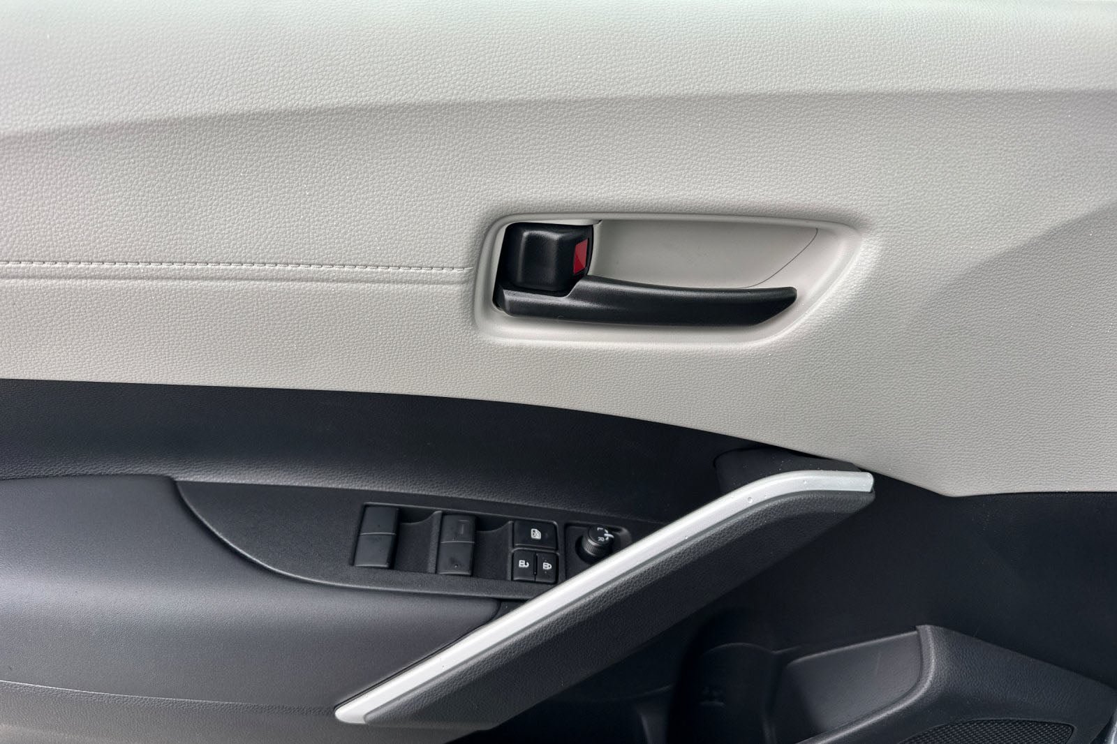 New 2026 Toyota Corolla Cross LE FWD image 12