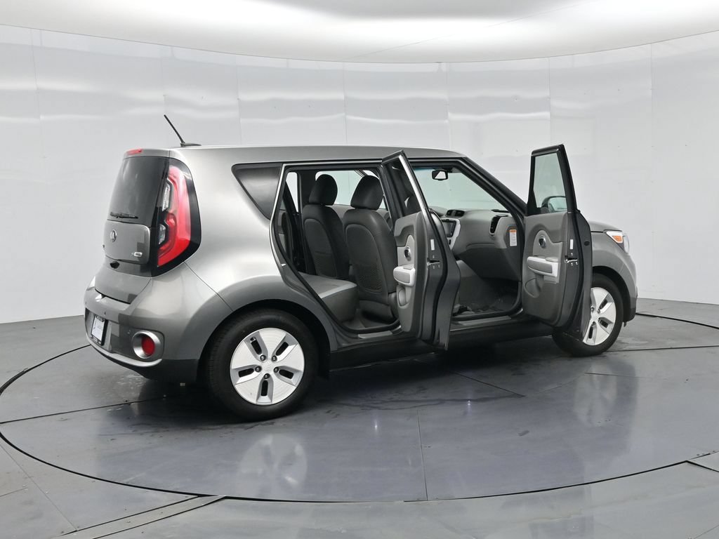 Used 2016 Kia Soul EV + FWD image 4