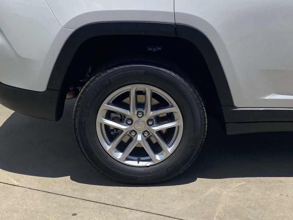 New 2026 Jeep Grand Cherokee Laredo X RWD image 33