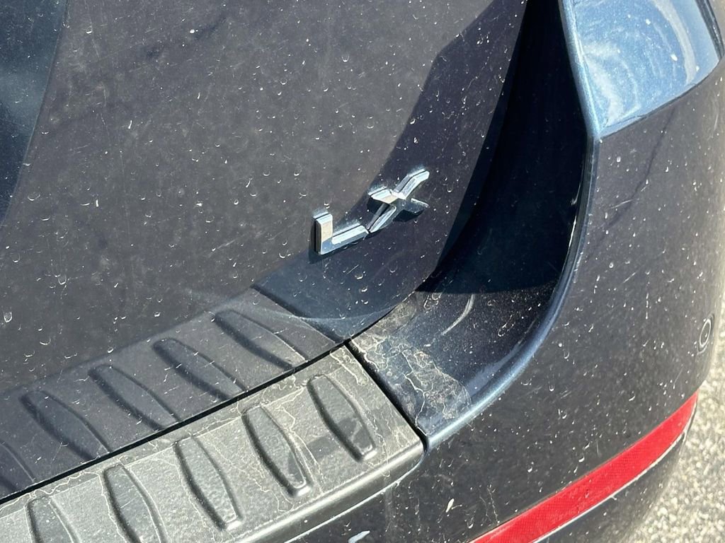 Used 2017 Kia Sedona LX w/ LX Essentials Premium Package image 8