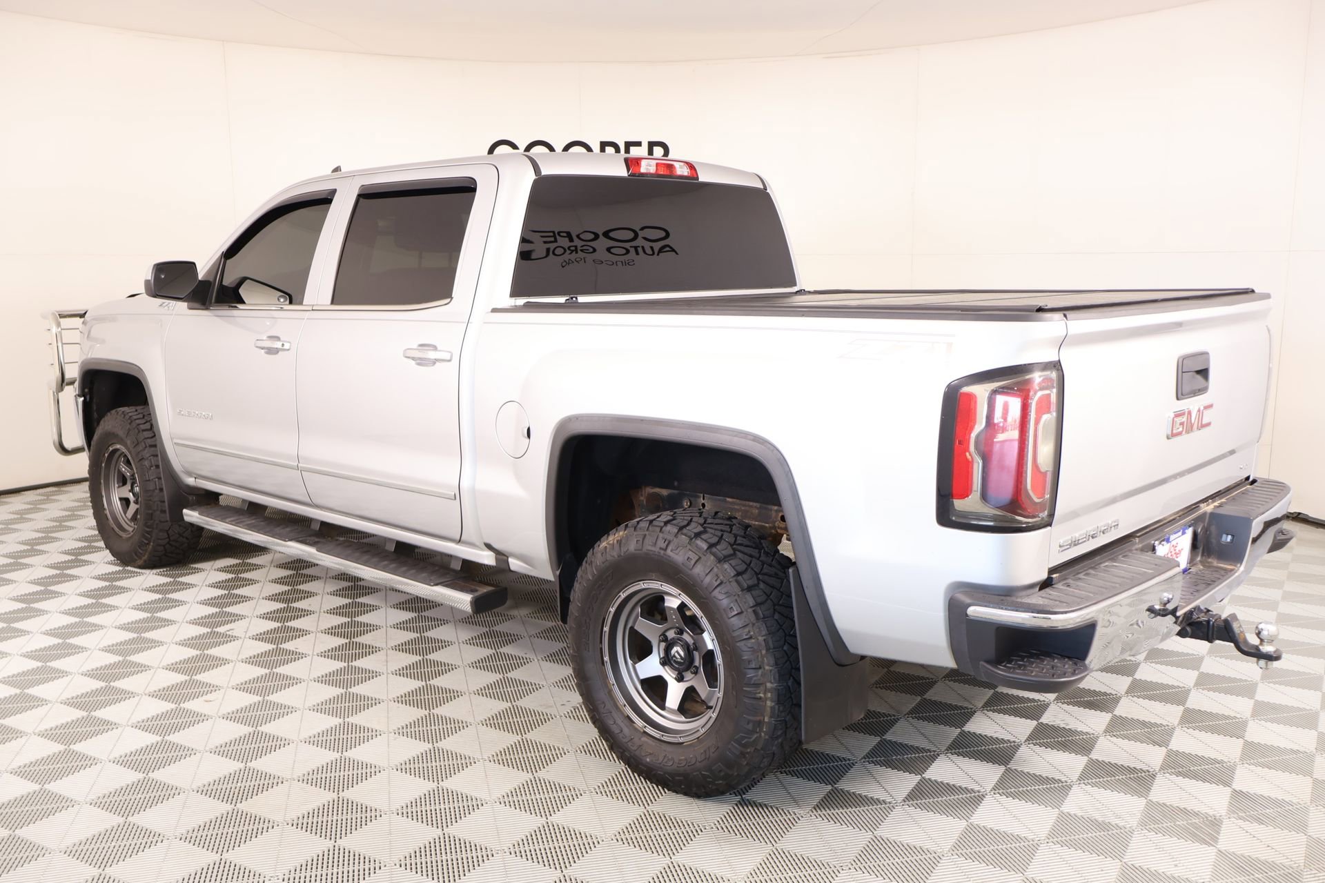 Used 2017 GMC Sierra 1500 SLT w/ SLT Premium Package AWD/4WD image 23