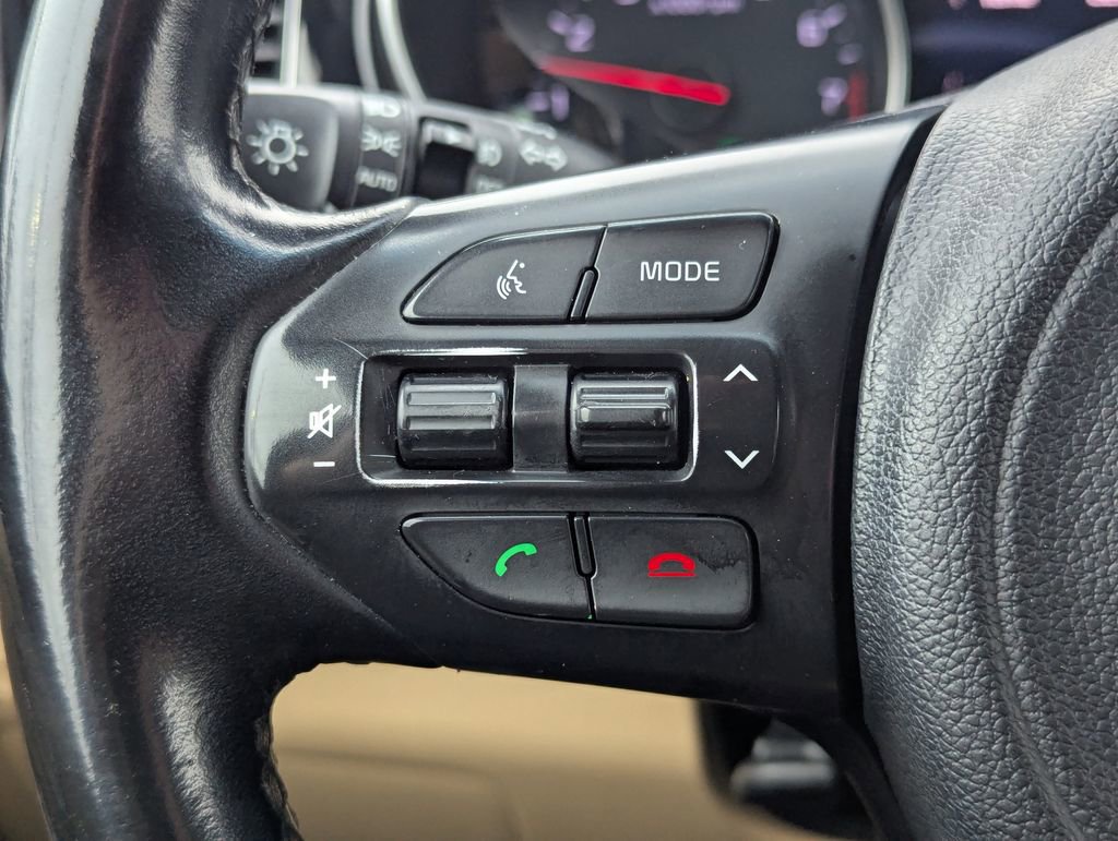 Used 2015 Kia Sedona EX FWD image 18
