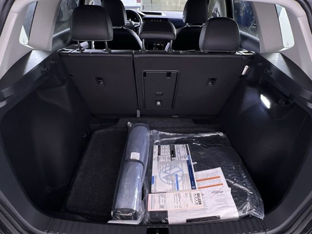 Used 2024 Volkswagen Taos SE image 23