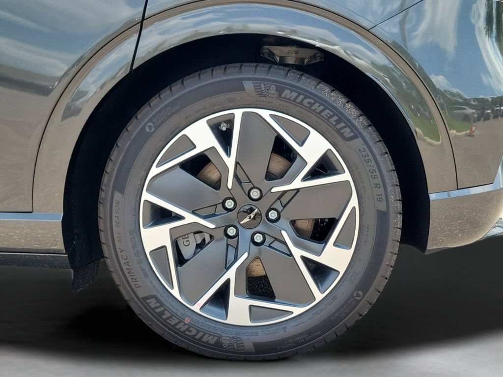New 2026 Genesis GV60 RWD image 31