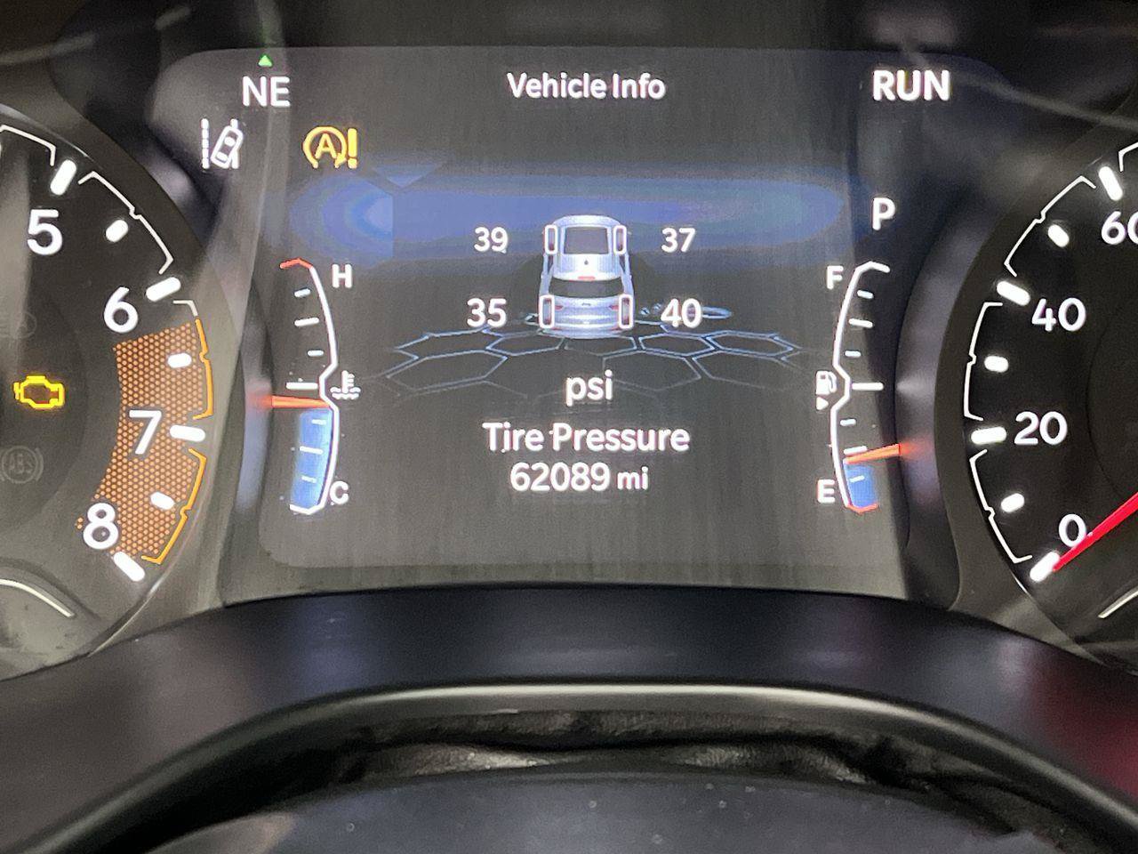 Used 2023 Jeep Compass Trailhawk AWD/4WD image 13