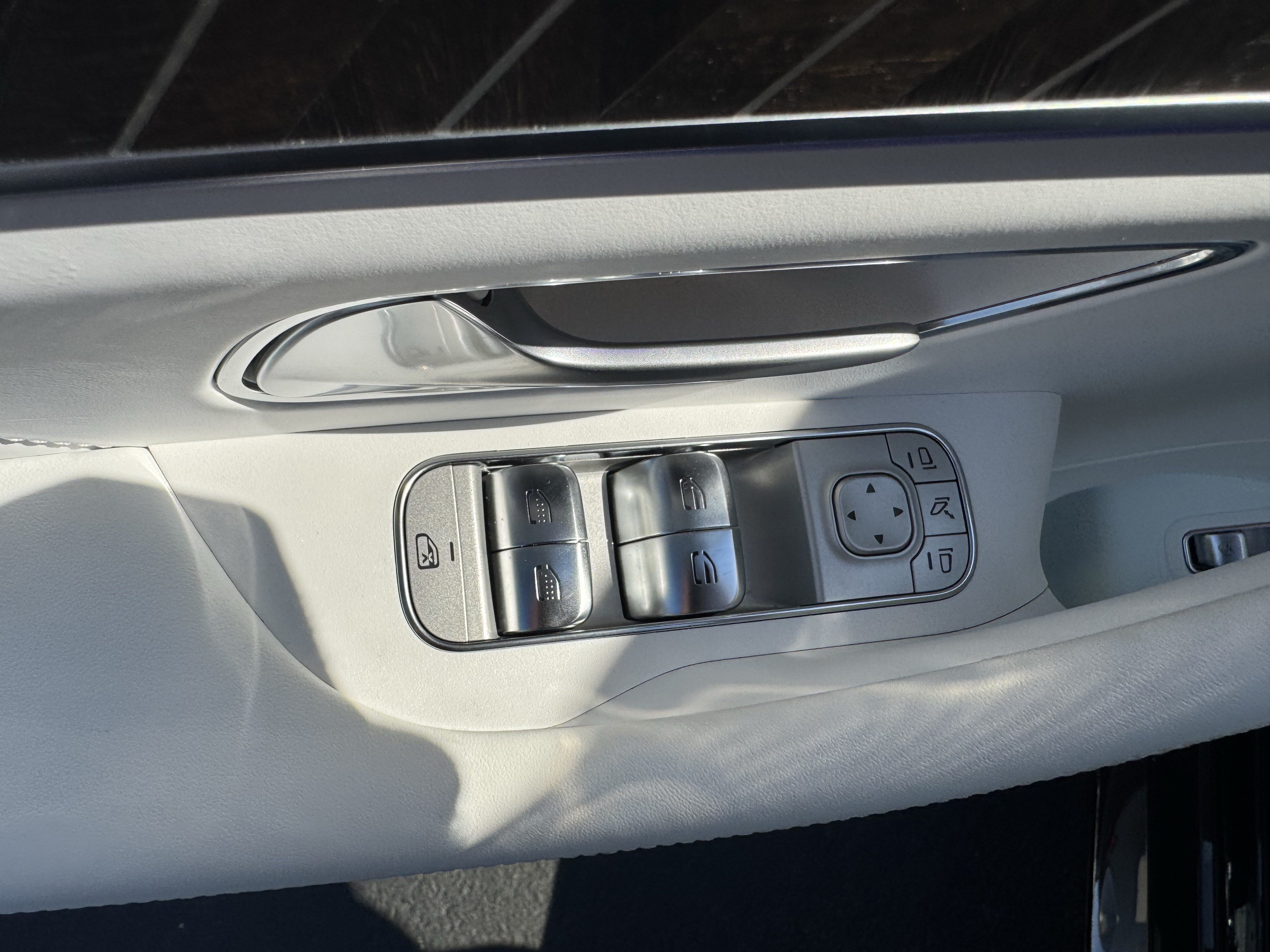 Certified 2025 Mercedes-Benz Maybach GLS 600 4MATIC image 15