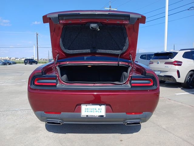 Used 2020 Dodge Challenger SXT image 9