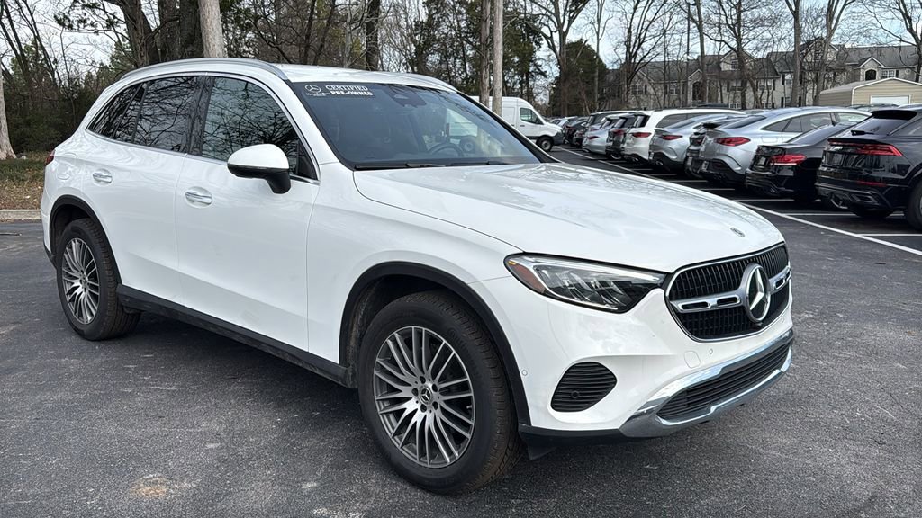 Certified 2025 Mercedes-Benz GLC 300 image 2