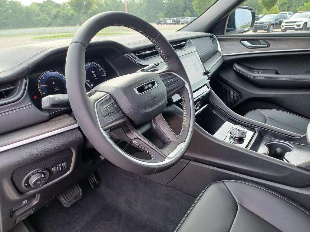 New 2026 Jeep Grand Cherokee Limited AWD/4WD image 11
