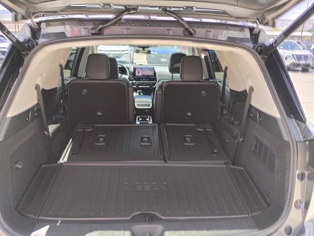 New 2026 Nissan Pathfinder Platinum AWD/4WD image 11