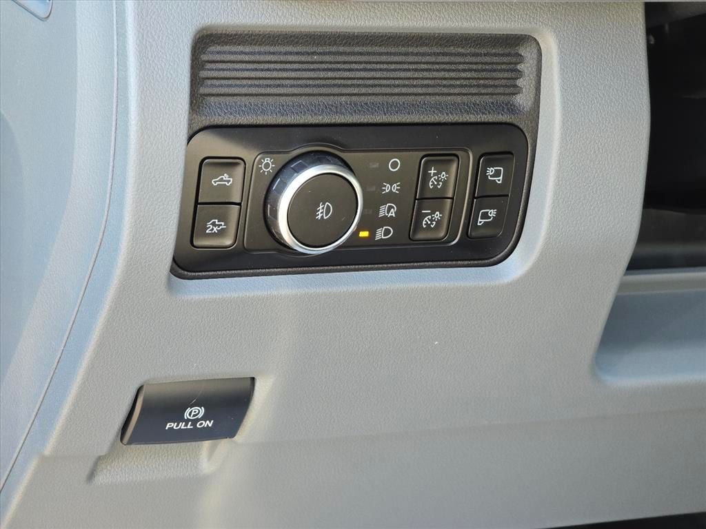 New 2026 Ford F250 XLT w/ XLT Premium Package AWD/4WD image 15