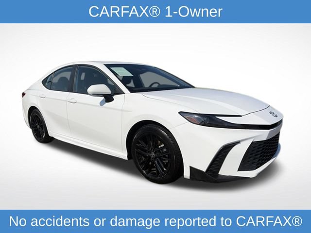 Used 2025 Toyota Camry SE FWD image 2