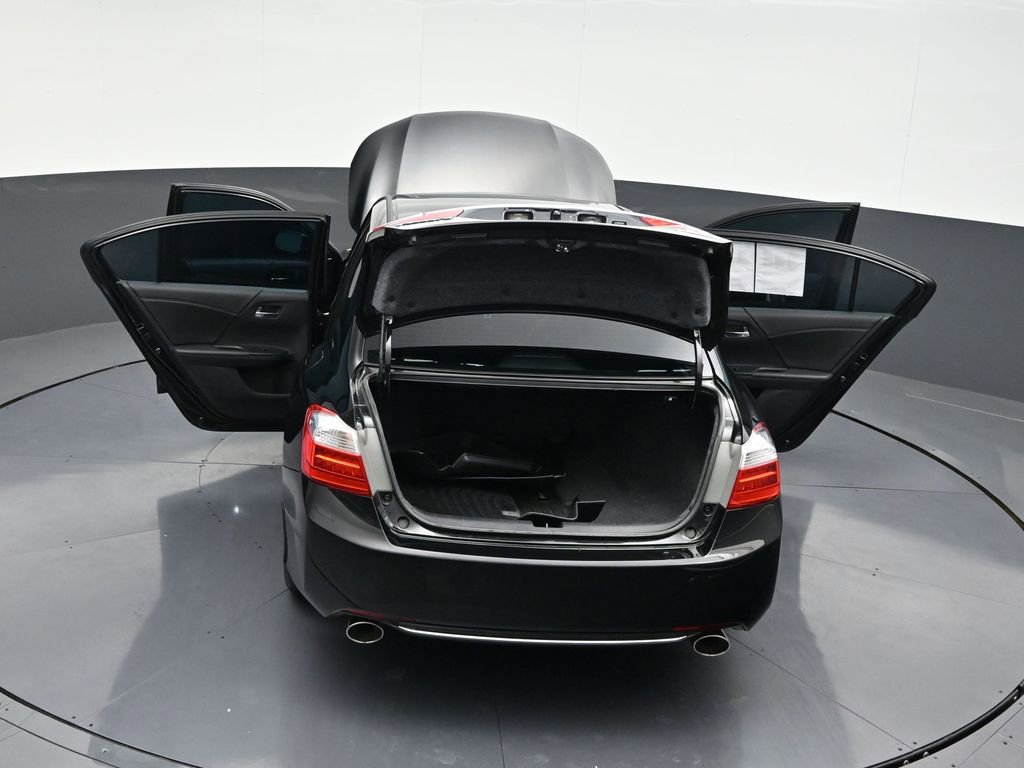 Used 2015 Honda Accord Touring image 36