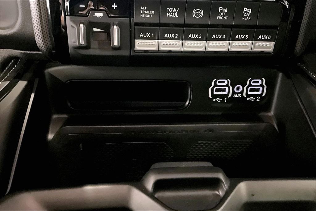 Used 2024 RAM 3500 Limited image 30