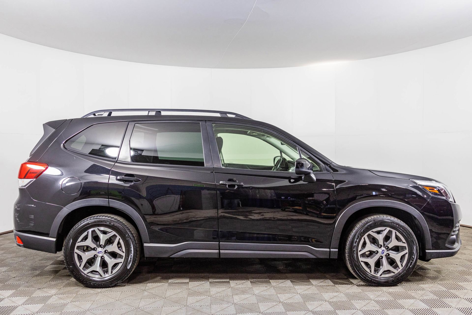 Used 2022 Subaru Forester Premium image 14