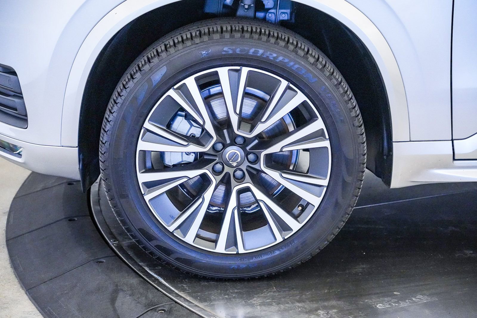 Used 2020 Volvo XC90 T5 Momentum w/ Protection Package Premier AWD/4WD image 10