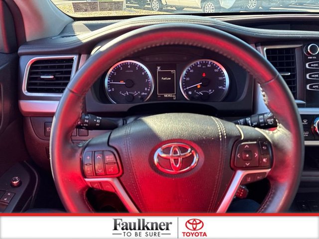 Certified 2018 Toyota Highlander Plus AWD/4WD image 29