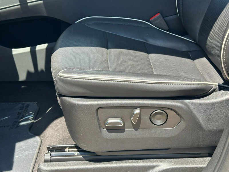 Used 2023 Cadillac Escalade Premium Luxury image 20