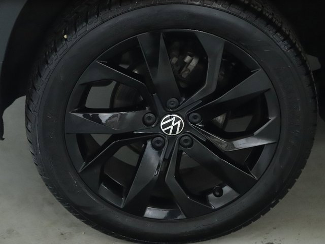 Used 2024 Volkswagen Taos SE image 12