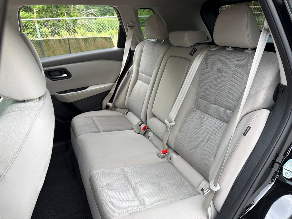 Used 2025 Nissan Rogue SV AWD/4WD image 19