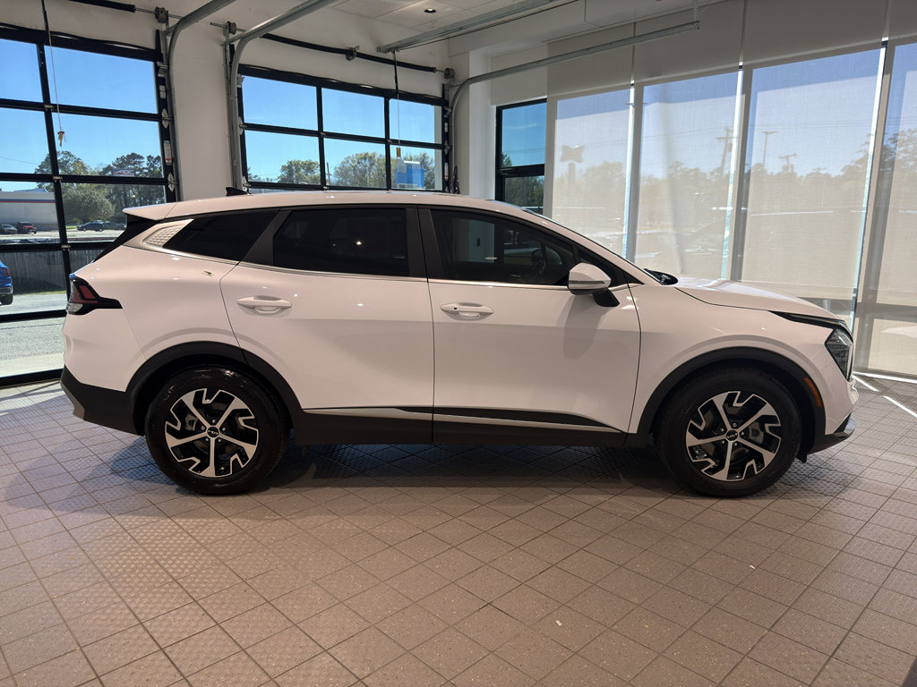 Certified 2024 Kia Sportage EX image 6