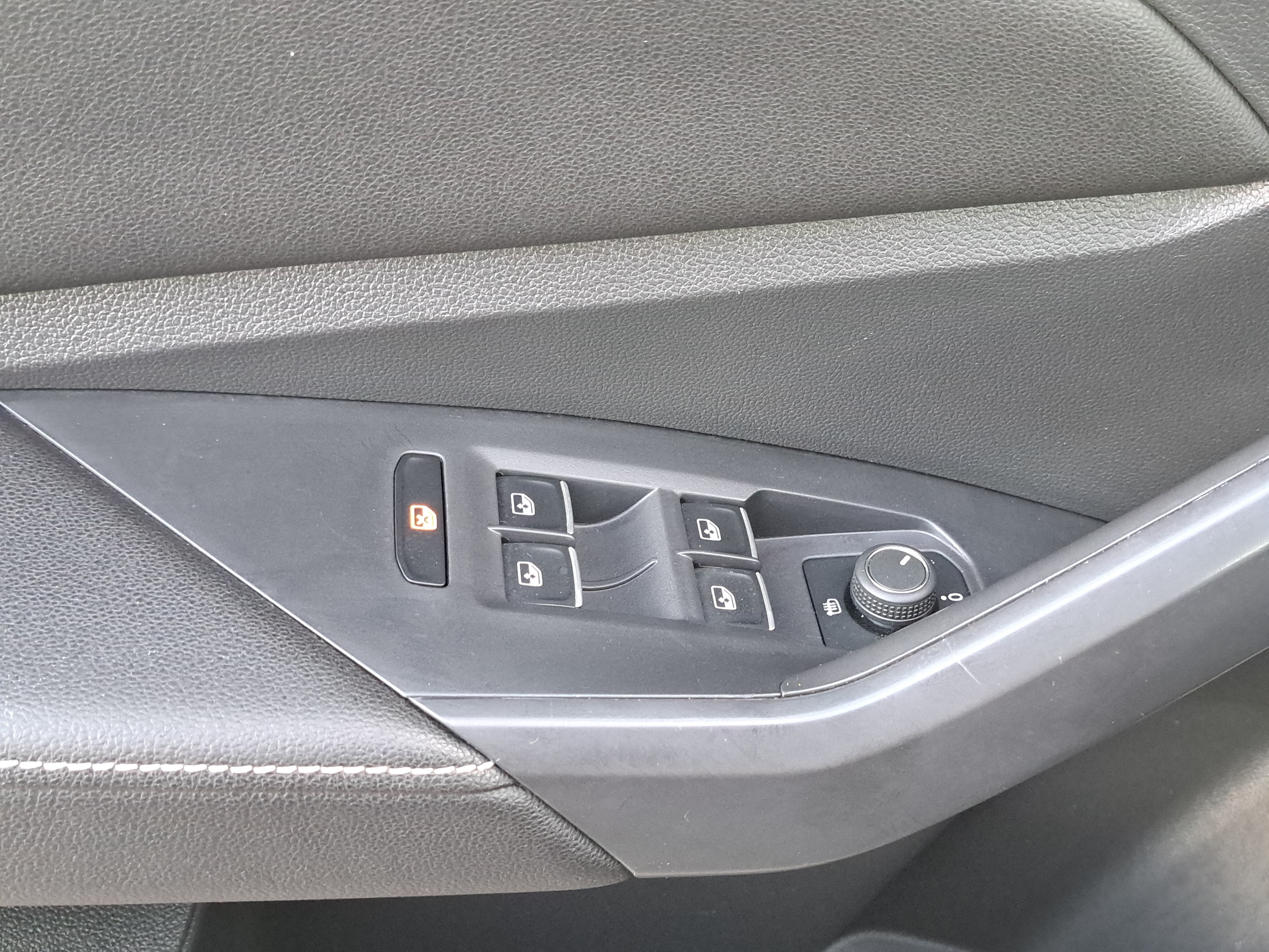 Certified 2025 Volkswagen Jetta Sport FWD image 28