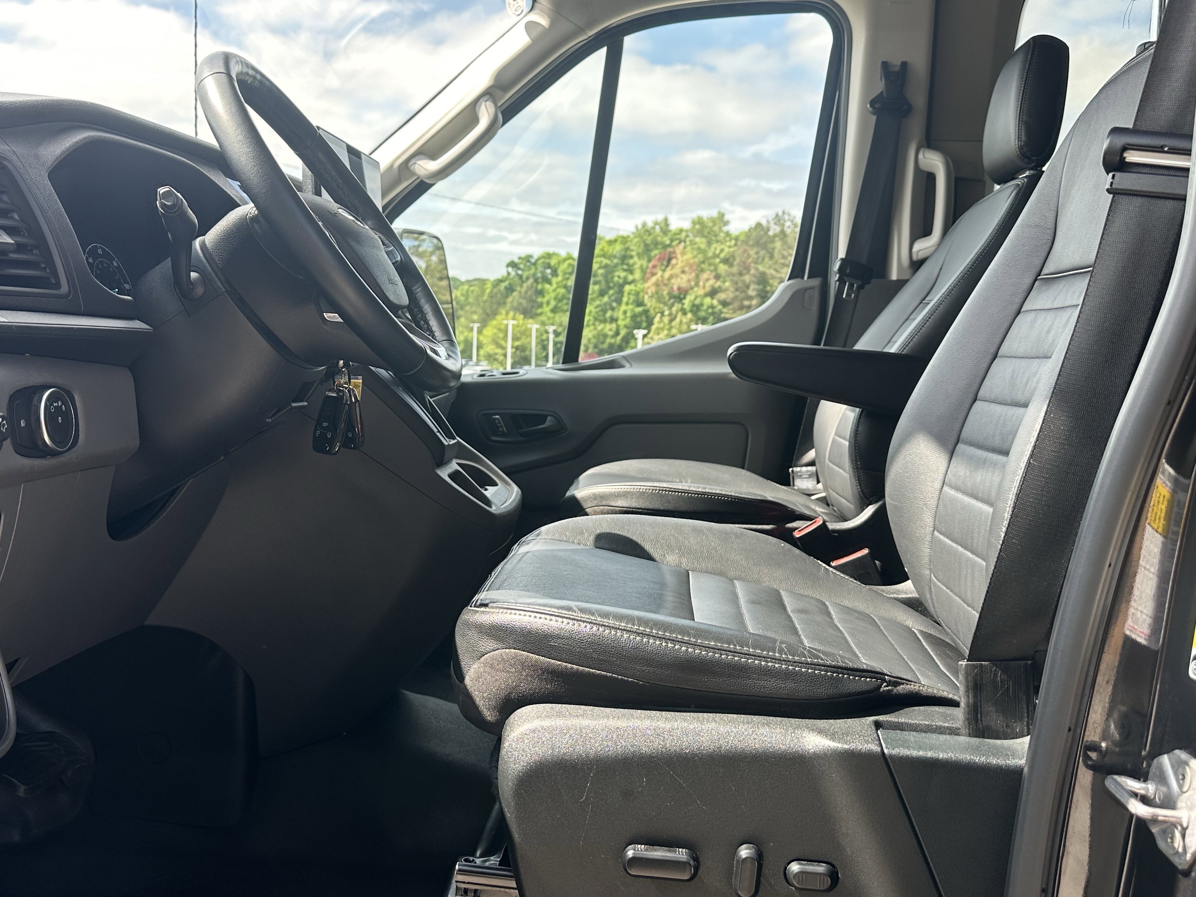 Used 2023 Ford Transit 350 XLT RWD image 12