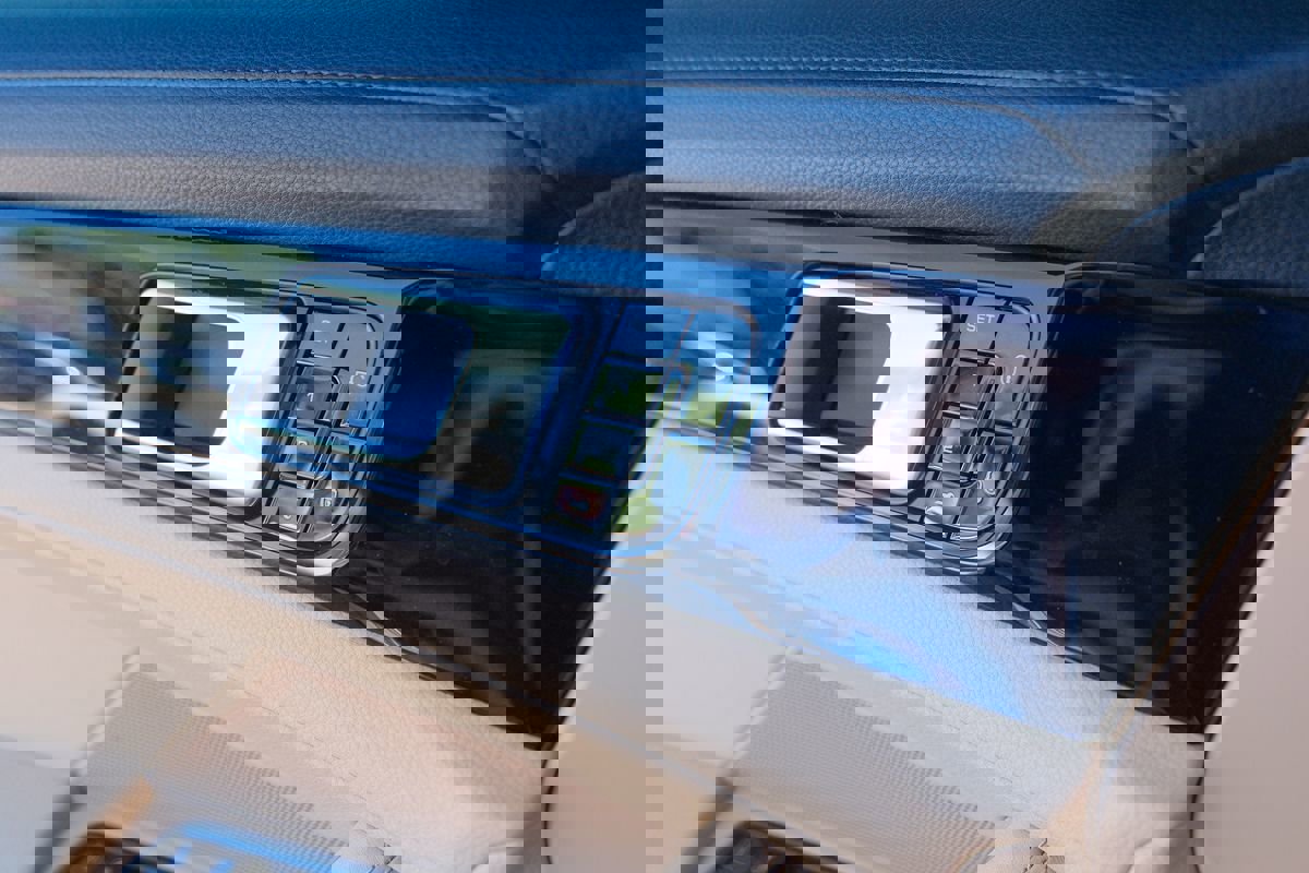 Used 2017 Porsche Panamera image 50