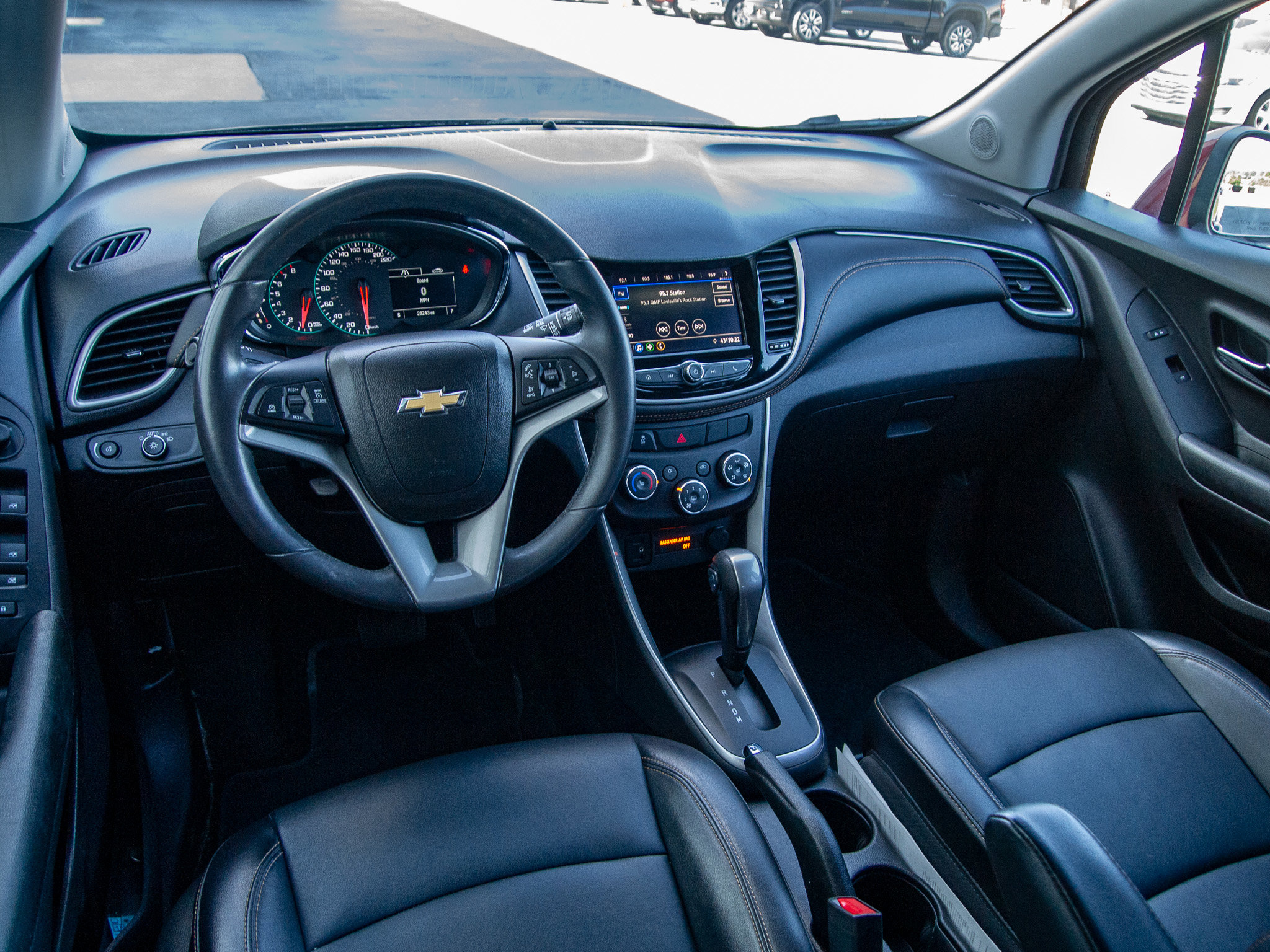 Used 2021 Chevrolet Trax LT w/ Sport Edition FWD image 27