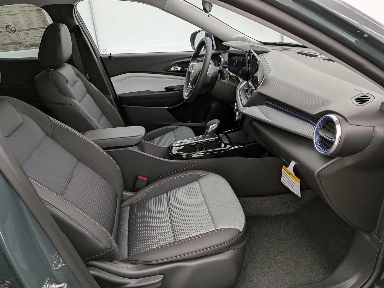 New 2026 Chevrolet Trax LT w/ Driver Confidence Package FWD image 22