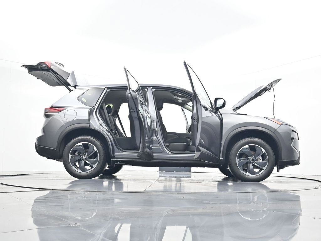 Used 2024 Nissan Rogue SV image 46