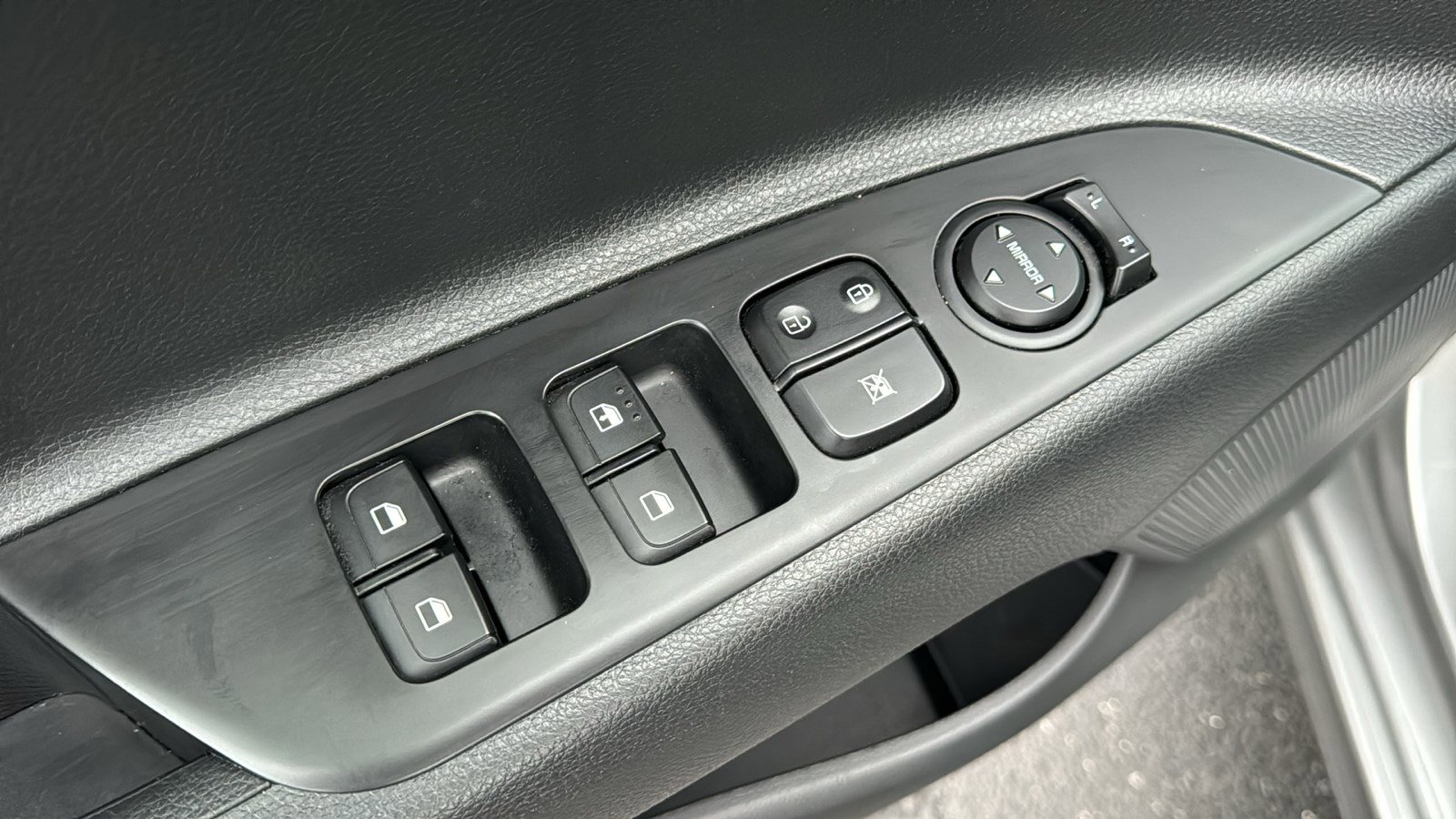 Used 2023 Kia Rio S w/ Technology Package FWD image 12