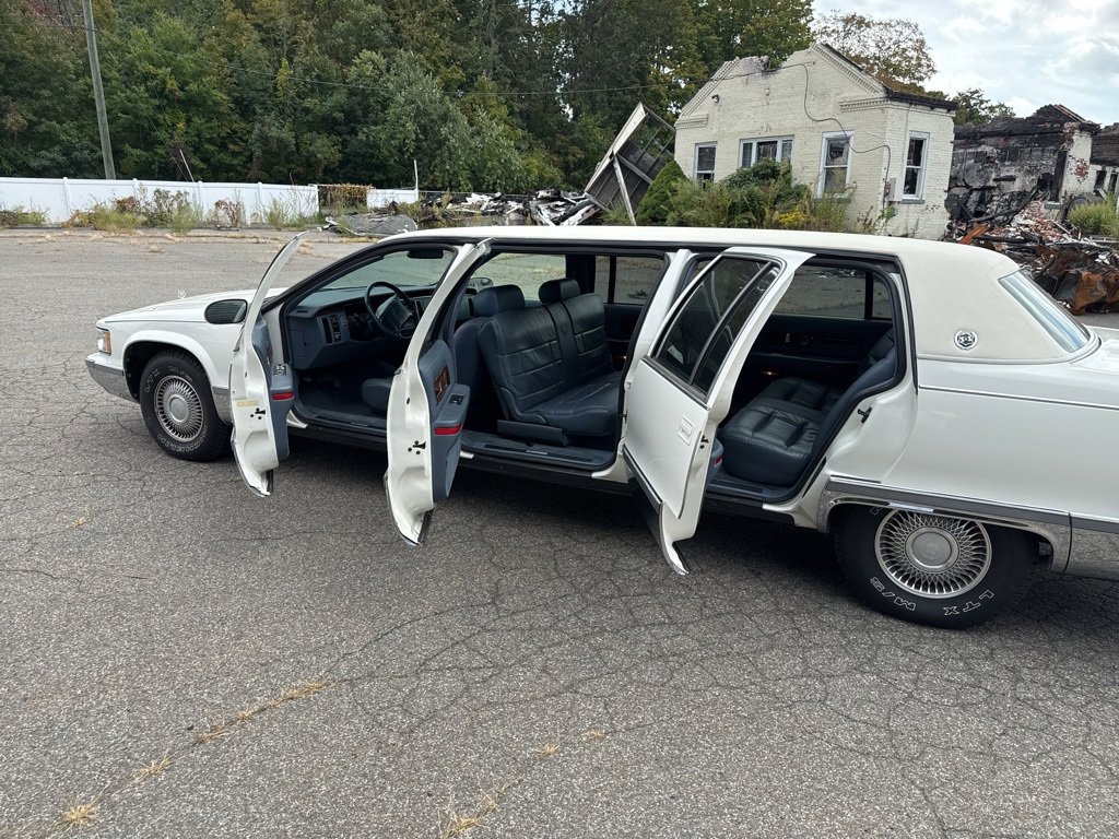 Used 1995 Cadillac Fleetwood Brougham image 7