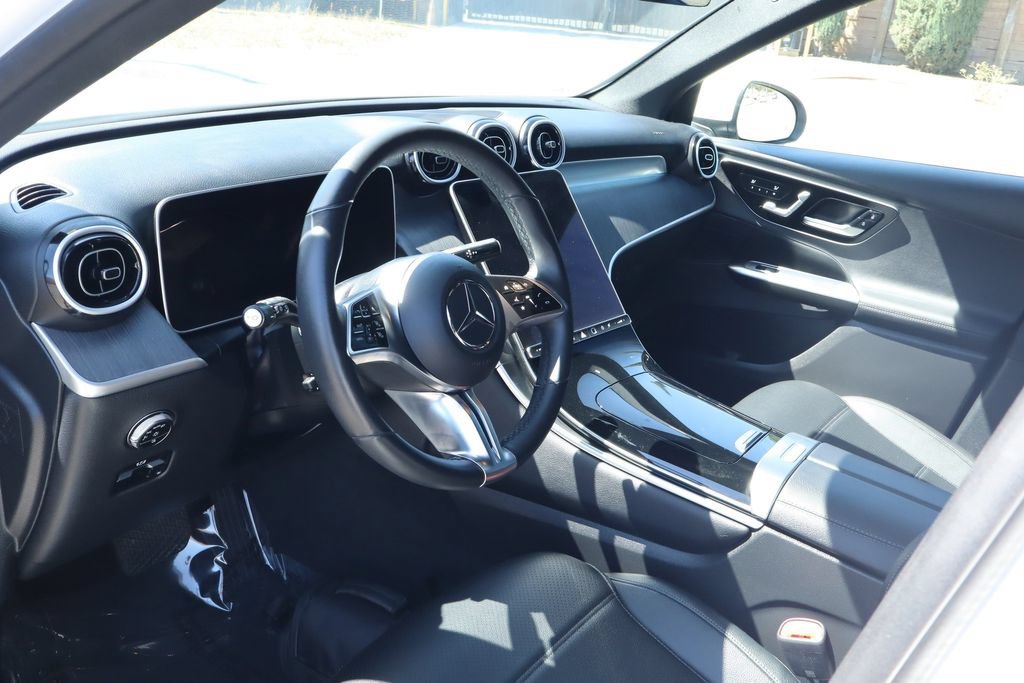 Used 2025 Mercedes-Benz GLC 350e 4MATIC image 17