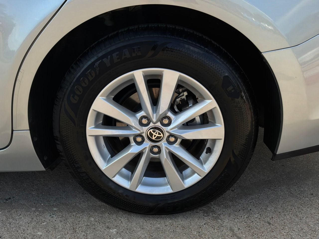 Used 2026 Toyota Camry LE FWD image 9