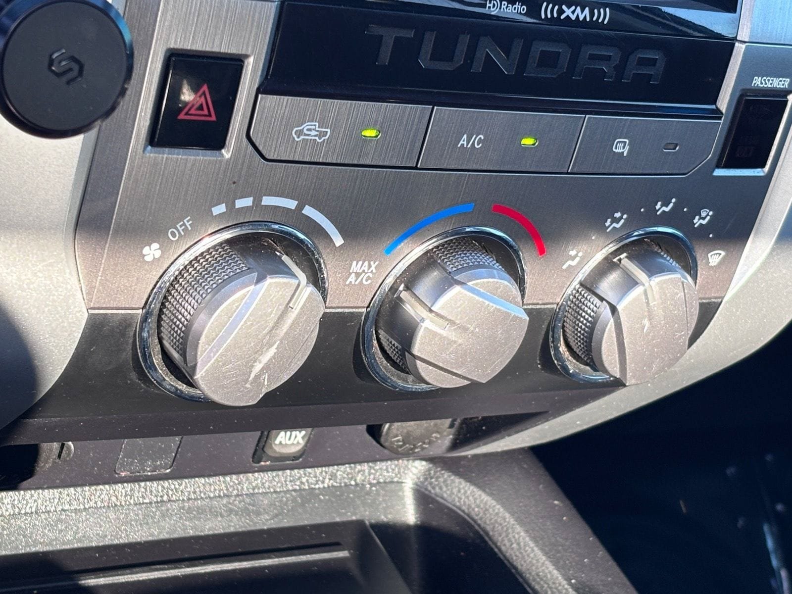 Used 2015 Toyota Tundra SR5 w/ SR5 Upgrade Package RWD image 30