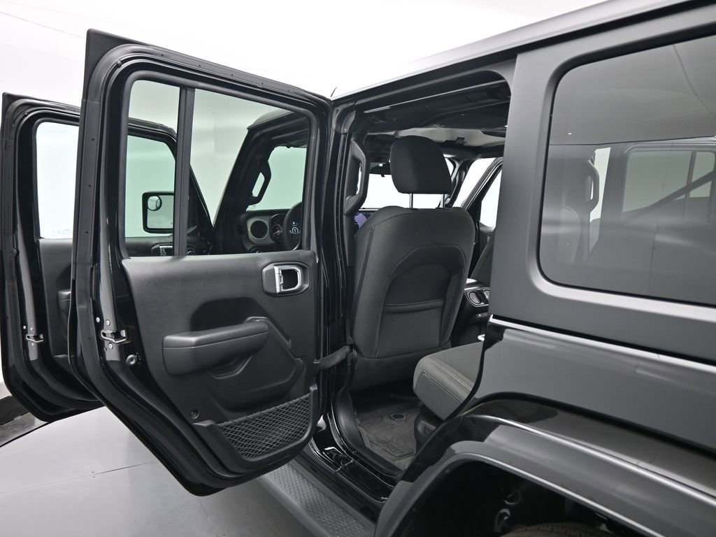 Used 2024 Jeep Wrangler Unlimited AWD/4WD image 16