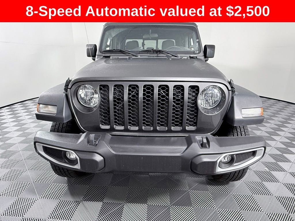 Used 2023 Jeep Gladiator Sport image 3