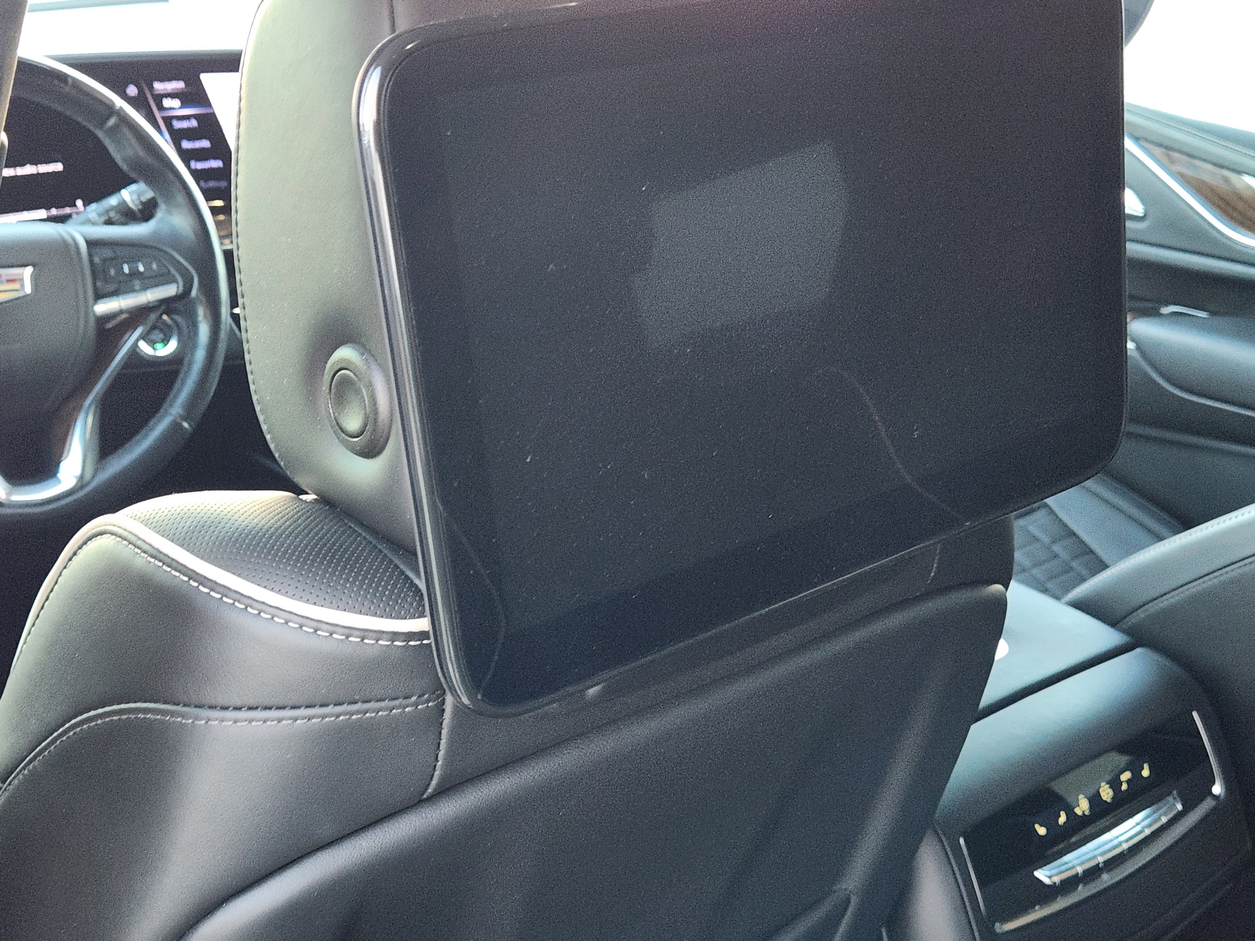 Used 2023 Cadillac Escalade Sport Platinum w/ LPO, ONYX Package image 32