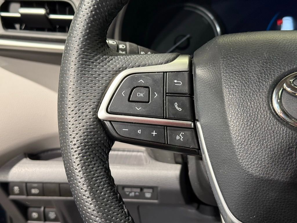 Certified 2024 Toyota Sienna Limited image 26