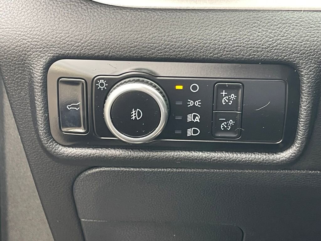 Used 2023 Ford Explorer XLT w/ Equipment Group 202A AWD/4WD image 20