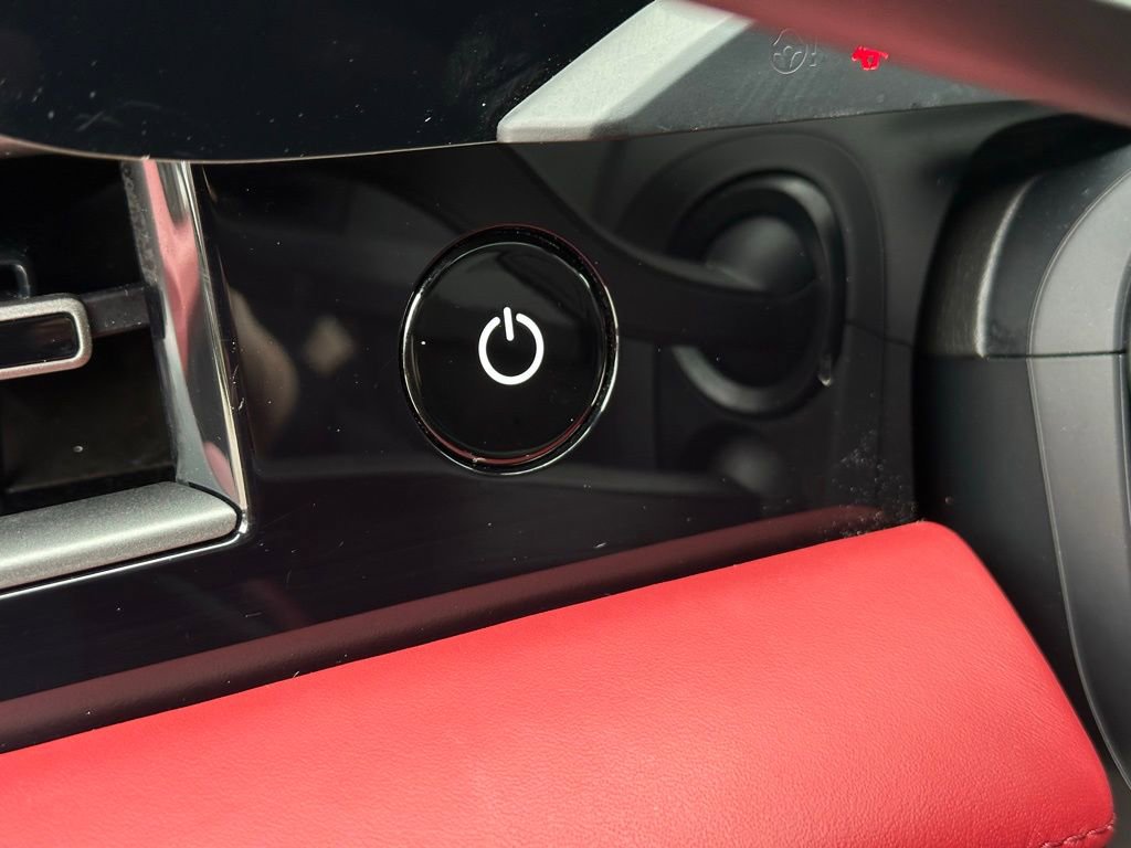 Used 2025 Porsche Taycan image 33