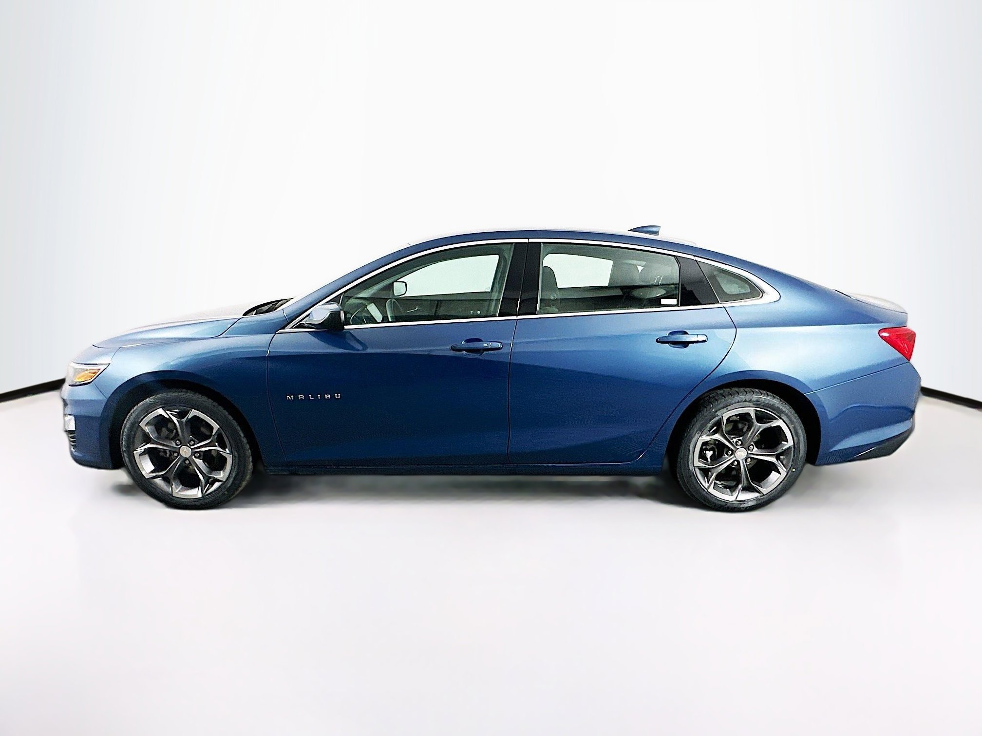 Used 2024 Chevrolet Malibu LT FWD image 4