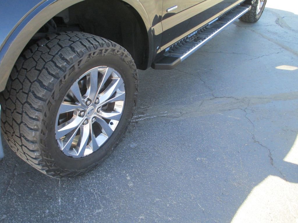 Used 2015 Ford F150 Lariat w/ Equipment Group 502A Luxury AWD/4WD image 14