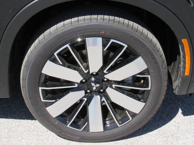 New 2026 Mitsubishi Outlander SEL FWD image 11