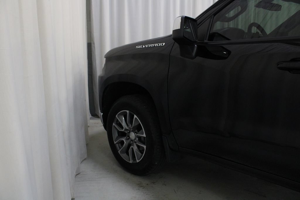 Used 2021 Chevrolet Silverado 1500 LT AWD/4WD image 28