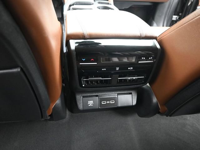 Used 2024 Acura MDX SH-AWD w/ Technology Package image 17