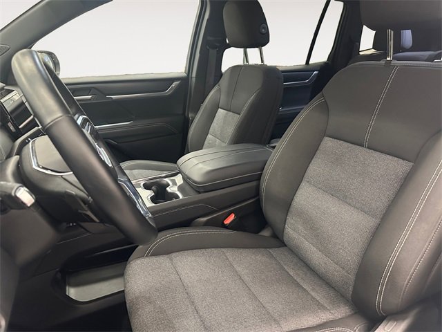 Used 2025 GMC Acadia Elevation image 9