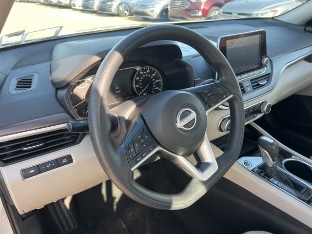 Used 2024 Nissan Altima 2.5 SV AWD/4WD image 11